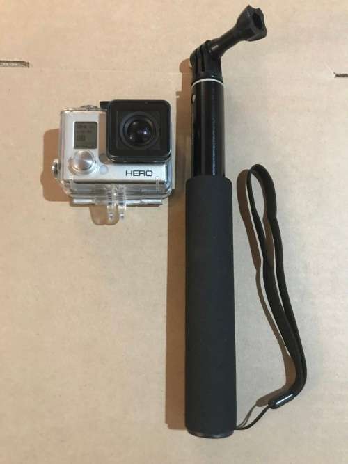 GOPRO HERO 3 WITH  16 GB MICRO SD MEMORY CARD AND BRACKET/ GOOD CONDITION